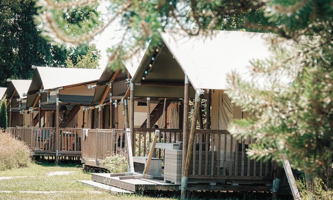 Nieuw Heeten House | Enjoy luxury glamping in the Safaritcottage at Vakantiepark de Sallandshoeve: perfect for a comfortable holiday in the nature of the Veluwe.