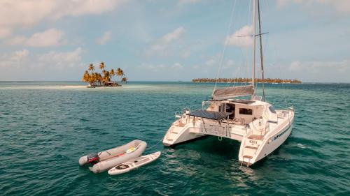 Carti Tupile Boat Rental | Enjoy Sailing Experience
