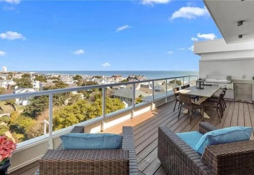 Northeast Virginia Beach Apartment | Enjoy The Art Of Oceanfront Living