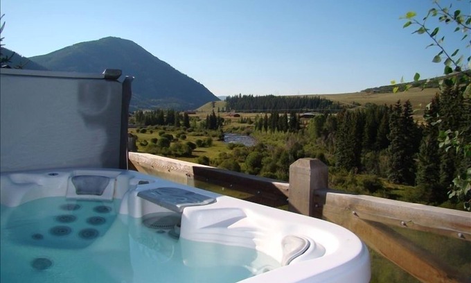 Crested Butte South House | Enjoy the pool table, ping pong and hot tub with a beautiful view