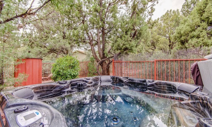 West Sedona House | Enjoy The Private Yard, Red Rock Views, Blue Skies, Hot Tub-Near Trails!