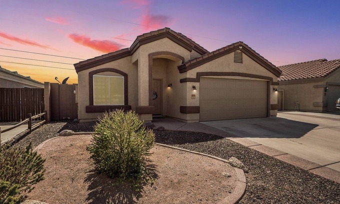 Parkwood Ranch House | Enjoy your daze off in this cozy Mesa home, with pool! Per friendly!