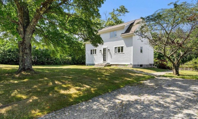 Hampton Falls House | Enjoy your own home in Hampton Falls!