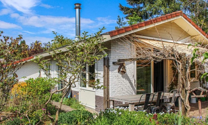Krachtighuizen House | Enjoying peace and nature right by the forest