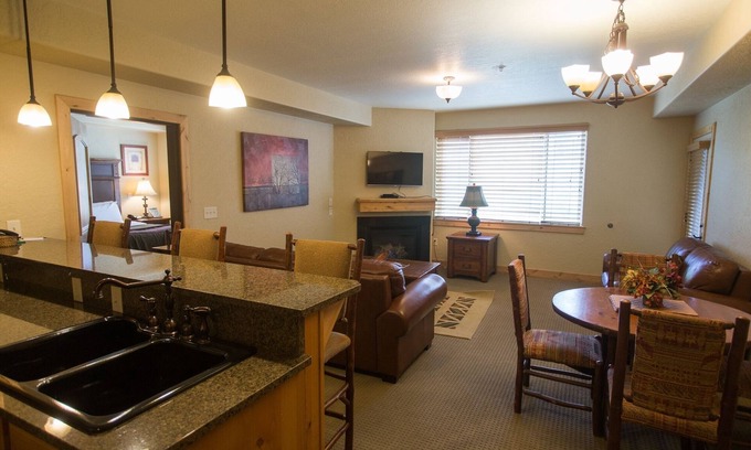 Park City Condo | Enormous condo with stunning mountain views by RedAwning