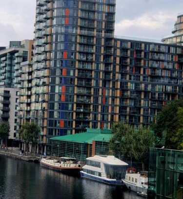 Isle of Dogs House | Ensuite Riverside Room in Canary Wharf shared Apartment