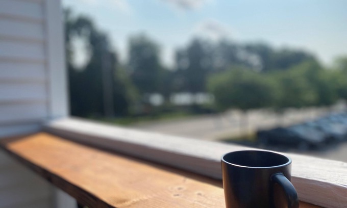 Wakefield House | Entire 2nd Floor Unit, Lakeside, 5min walk to town