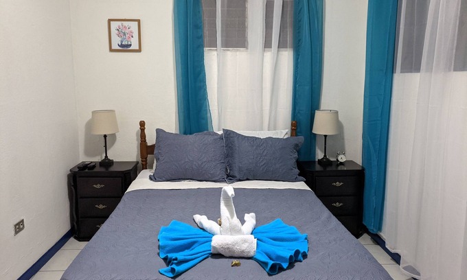 Villa Bonita Apartment | Entire Comfy apartment for your, 5 min SJO airport