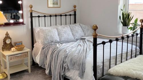 Bicester House | Entire home: Bicester Village 10min walk (650m)
