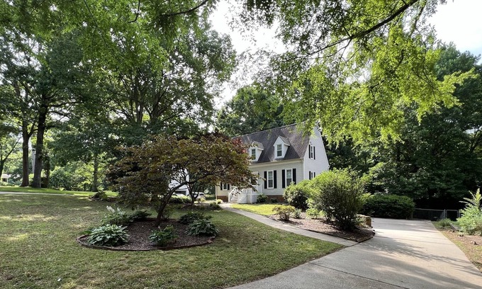 Central House | Entire House in beautiful Clemson Township / Central SC