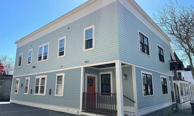 Newport House | Entire Modern 7 Unit 7 Bath Boutique Inn on historic Pelham St. in downtown Newport