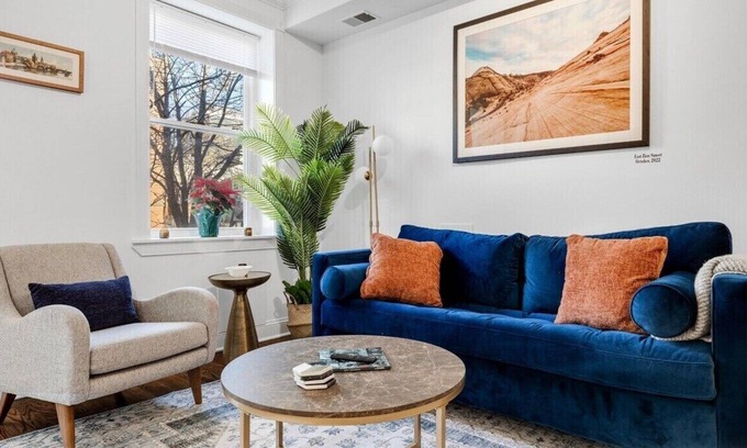 Eckington House | Entire Rowhome in Northwest Washington (Free Parking Spot Included)