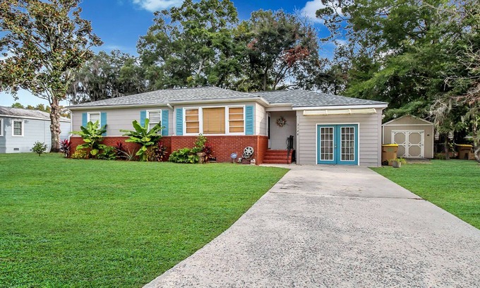 Thunderbolt House | Entire Southern Home between Downtown and Beach