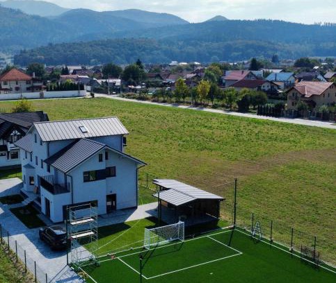 Vladeni Villa | EPIC Vila Brașov, Cristian