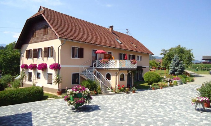Sankt Kanzian am Klopeiner See Apartment | Erlebnisbauernhof Tschom