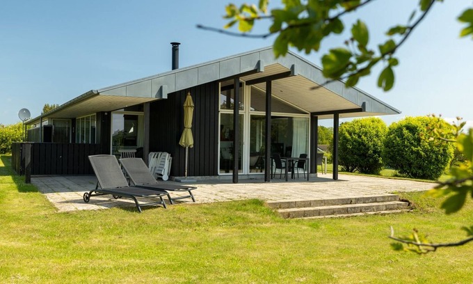 Østerskov House | "Erlinda" - 600m from the sea by Interhome