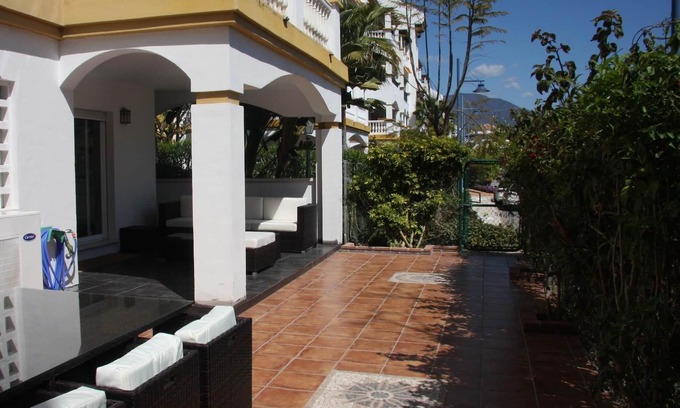 Marbella Apartment | Apartment, Pool Complex and Tropical Gardens in Walking Distance of Puerto Banus