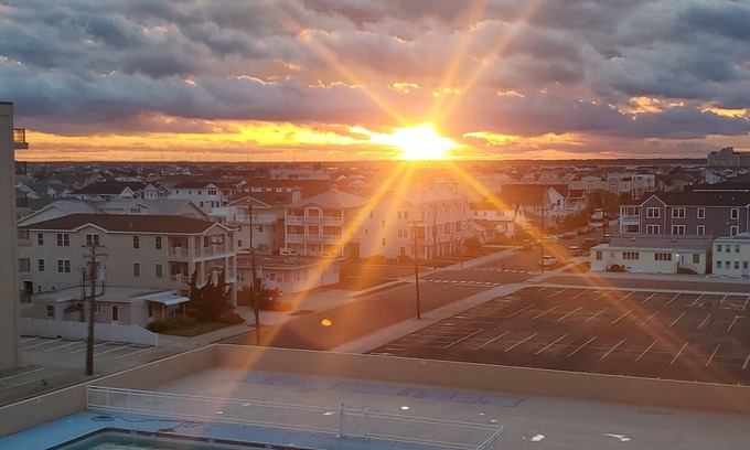 North Wildwood Condo | Escape to North Wildwood for perfect a getawayn*ocean views *heated pool*wifi