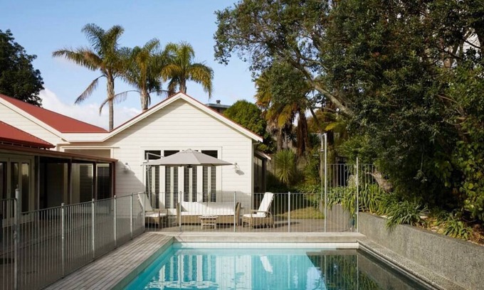 Whakamarama Cottage | Escape to the charming Morning Tide Studio