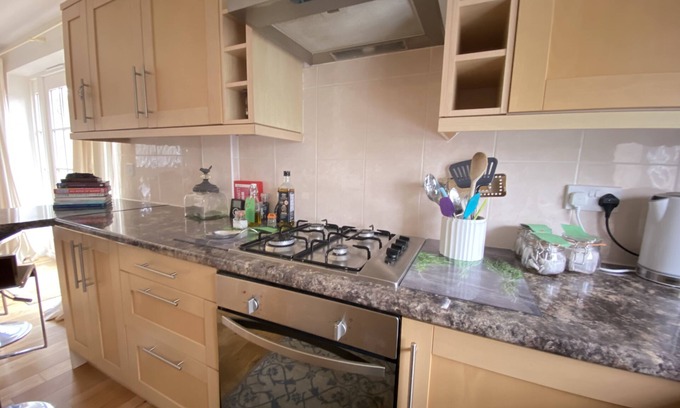 Worplesdon Cottage | Escape to the country. A Secluded Village Cottage, Pretty Garden Position