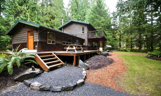 Glacier Cabin | Escape to the Forest in this Custom Mt. Baker Home!