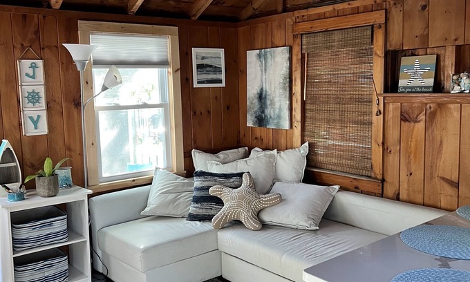 Dennis Port Cottage | Escape to Cape Cod in Our Quaint Cottage - Casa 72