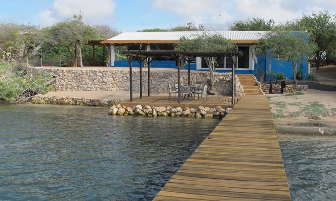 Willemstad House | Escape to Villa Hammaka - Enjoy Amazing Waterfront Views!