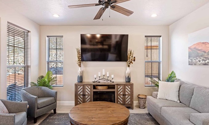 Washington House | Escondido Cove - Dog Friendly, PING-PONG, PICKLEBALL, ARCADE, AND MORE!