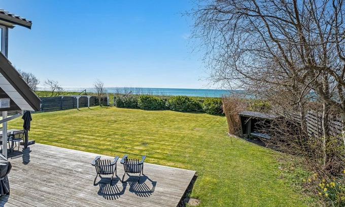 Dannemare House | "Esme" - 30m from the sea by Interhome