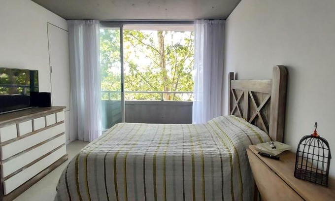 Adrogue Apartment | Espacioso monoambiente en pleno centro