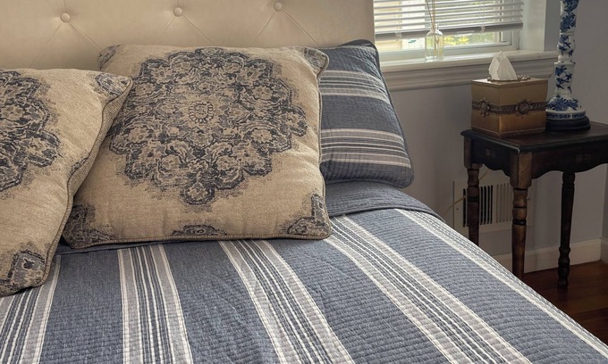 Constable Hook Apartment | Estudio with a beautiful private balcony /deck