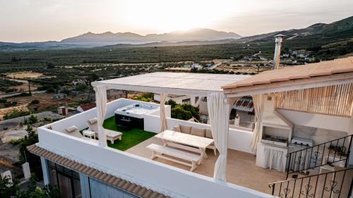 Rotasion Apartment | Εunia Guest house