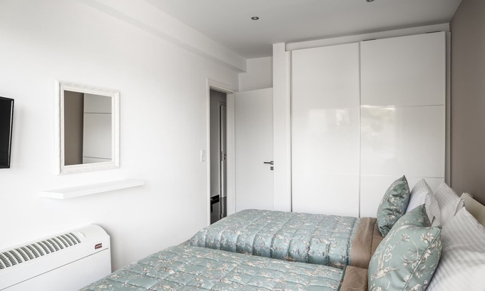Gouvia Apartment | Euphoria Seaview Residences with Shared Pool by Konnect