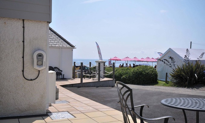 West Looe Cottage | EVELYN, romantic, country holiday cottage, with a garden in Looe