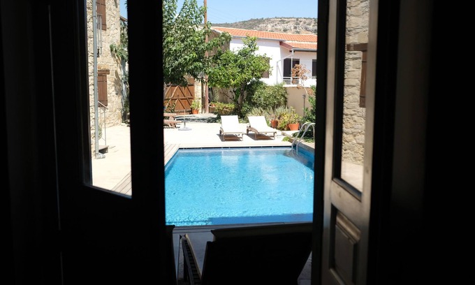 Psematismenos Hotel | Evkarpos Country House