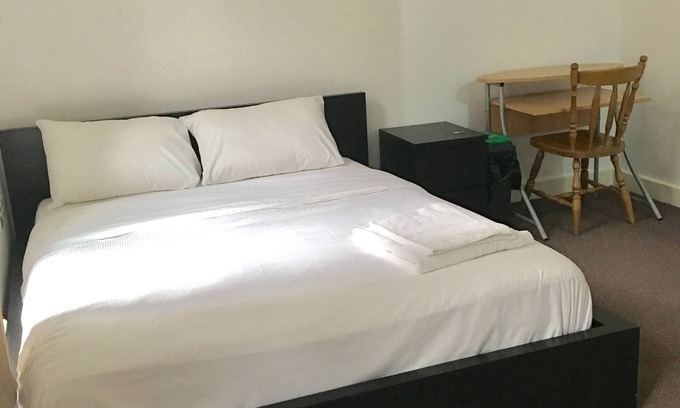 Royal Docks House | Excel, executive double rooms ! £99 for 2rooms !