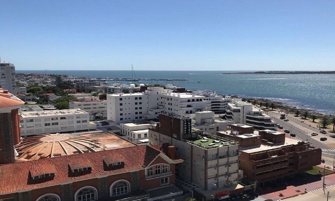Punta del Este Apartment | excelent apartment, 4 bedrooms, 3 bathrooms, 1 visit toilete, beach view,