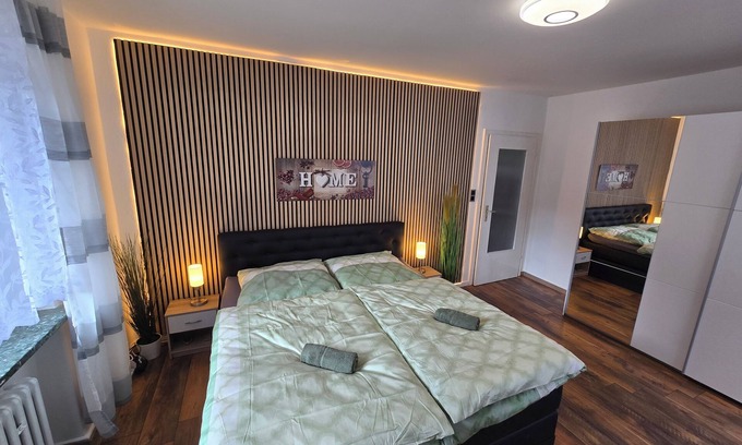 Wesertor Apartment | Exclusive and bright apartment in the centre 4 with box-spring beds, wifi