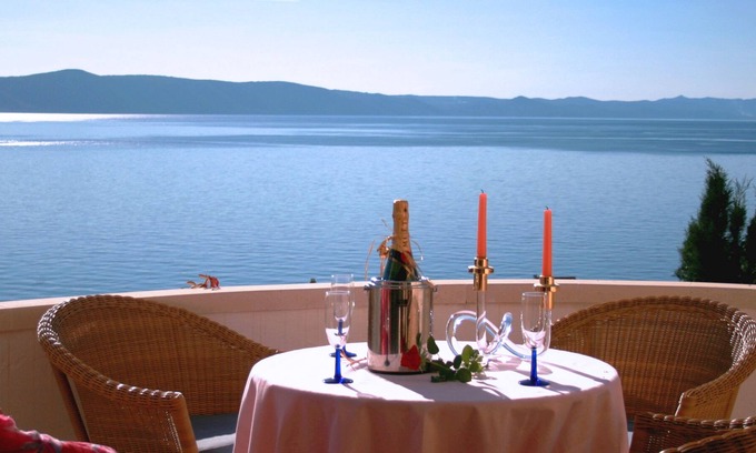 Drasnice Apartment | Exclusive apartment with beautiful sea views and balcony