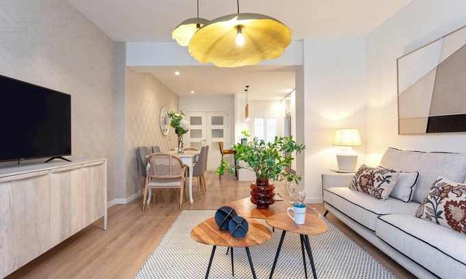 Figares Apartment | Exclusive apt 3rooms in Granda. Martinez Campos II