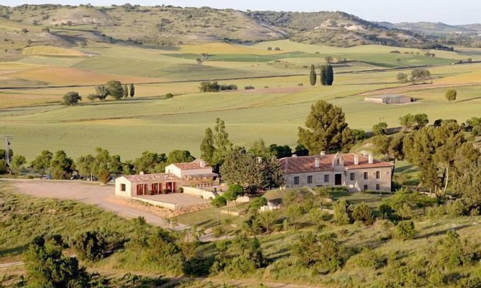 Baltanas Cottage | Exclusive Finca in Castilla (Main House)