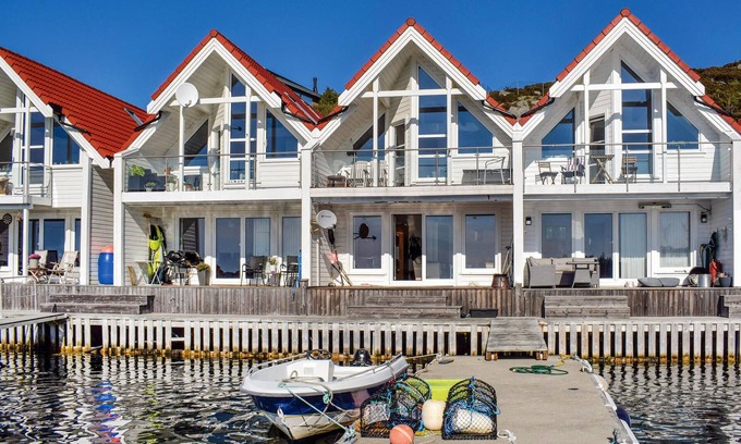 Torangsvag House | Exclusive house by the sea in a beautiful natural setting.