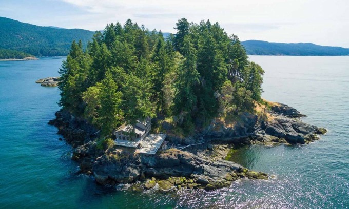 Sunshine Coast Cabin | Exclusive Private Island - Pacific Ocean Paradise