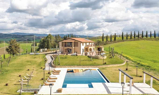 Peccioli Villa | Exclusive Villa in Tuscany with panoramic pool, culinary experiences, free WIFI