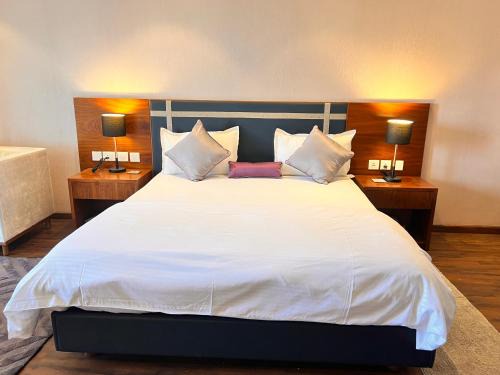 Gurugram Apartment | Executive Deluxe Apartment with Panoramic View in Heart of Gurgaon