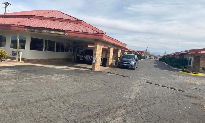 Hobbs Hotel | Executive Inn