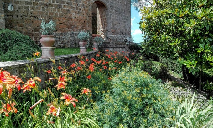 Proceno Apartment | Experience a breathtaking vacation in a castle, B&B,breathtaking view,restaurant