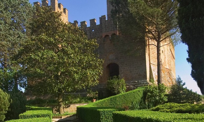 Proceno Apartment | Experience a breathtaking vacation in a castle, restaurant, stunning views