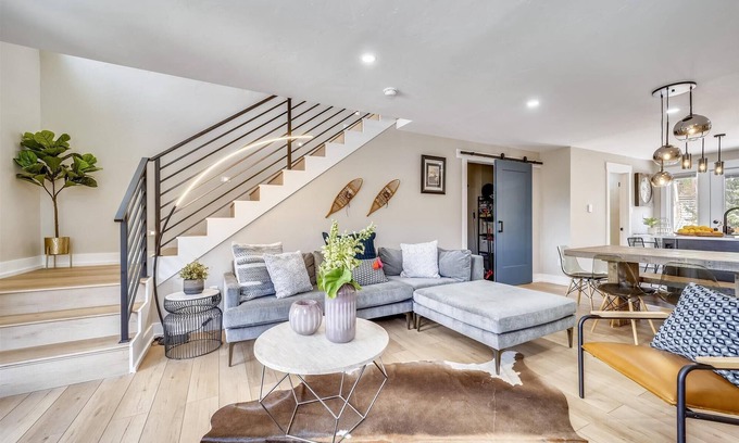Dunkin Hill House | Experience breathtaking mountain views at Tenmile Viewhouse!