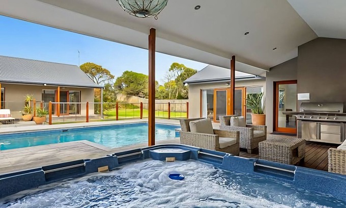 Rye House | Experience coastal living at its absolute best when you stay at Pool Haven on Leah